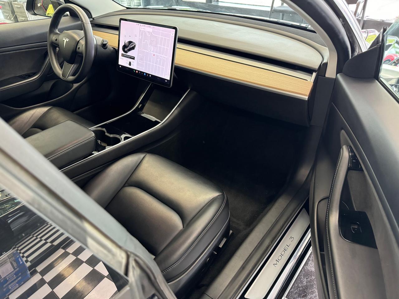 2019 Tesla Model 3 Standrad Range Plus+Auto Pilot+CLEAN CARFAX Photo