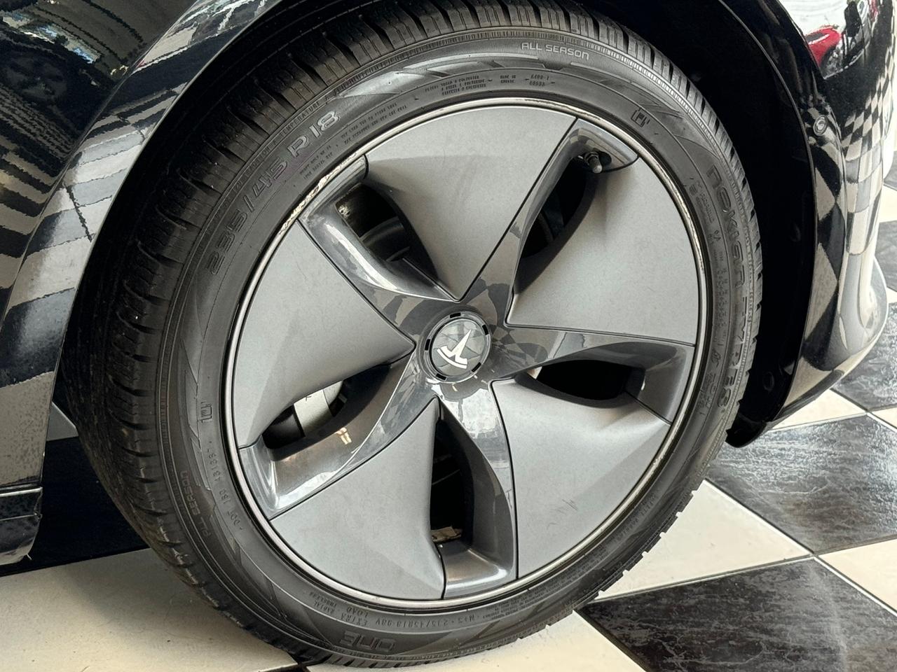 2019 Tesla Model 3 Standrad Range Plus+Auto Pilot+CLEAN CARFAX Photo