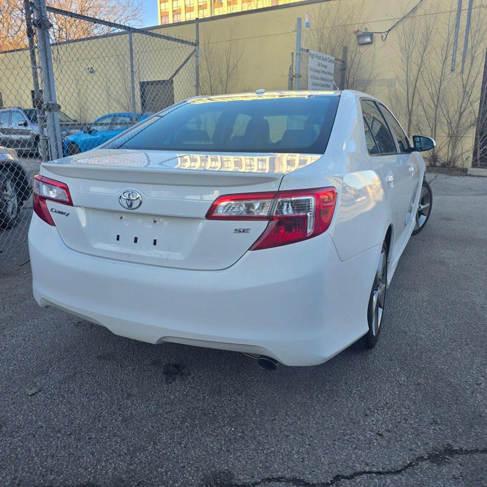 2012 Toyota Camry 4dr Sdn I4 Auto LE Photo4