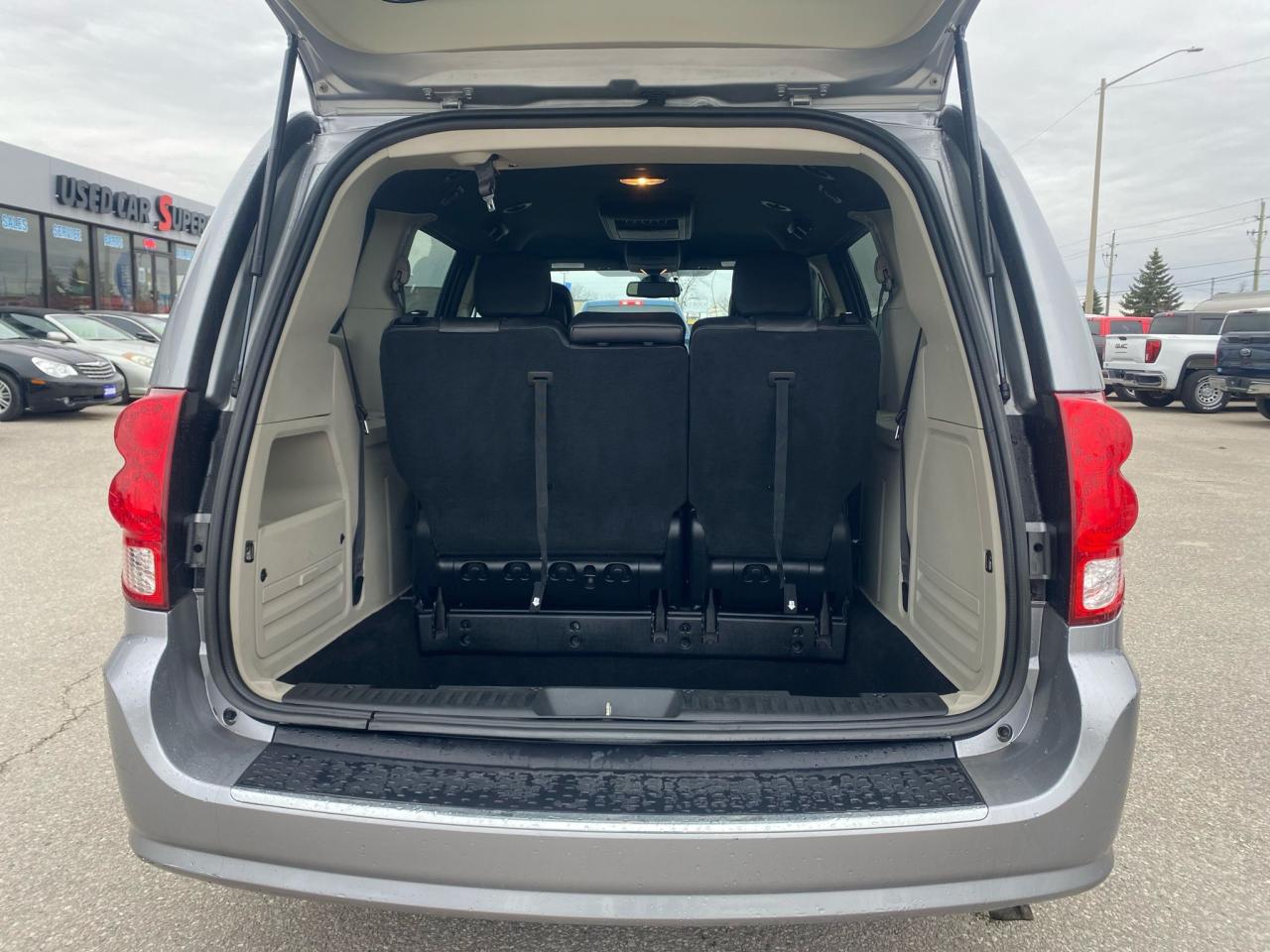 2019 Dodge Grand Caravan SXT Premium Plus ~Leather ~Nav ~Power Seats ~Cam Photo4