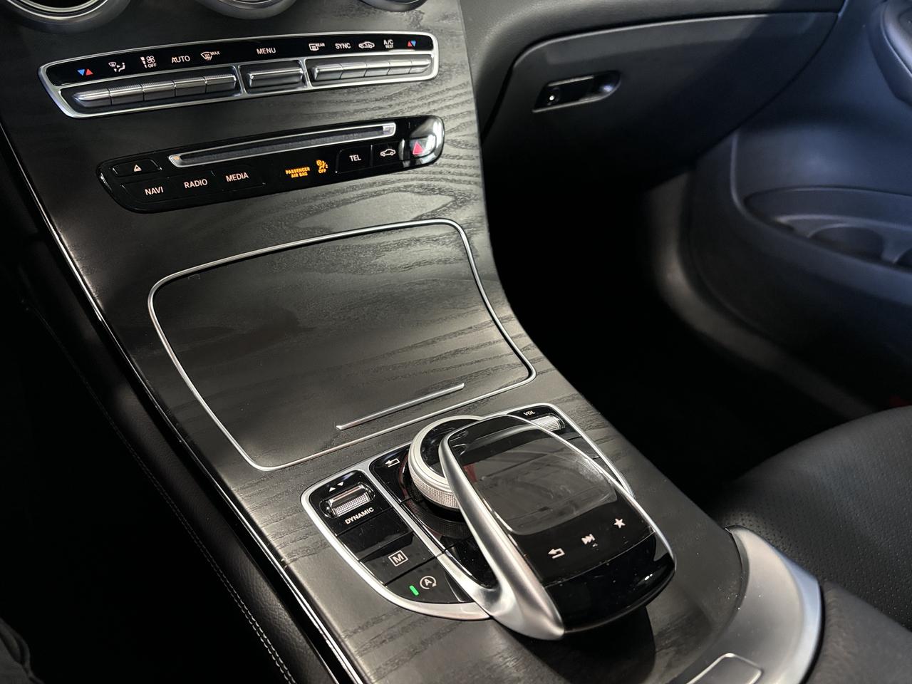 2018 Mercedes-Benz GLC GLC300|4MATIC|NAV|BLACKWOOD|DUALROOF|LED|LEATHER|+ Photo