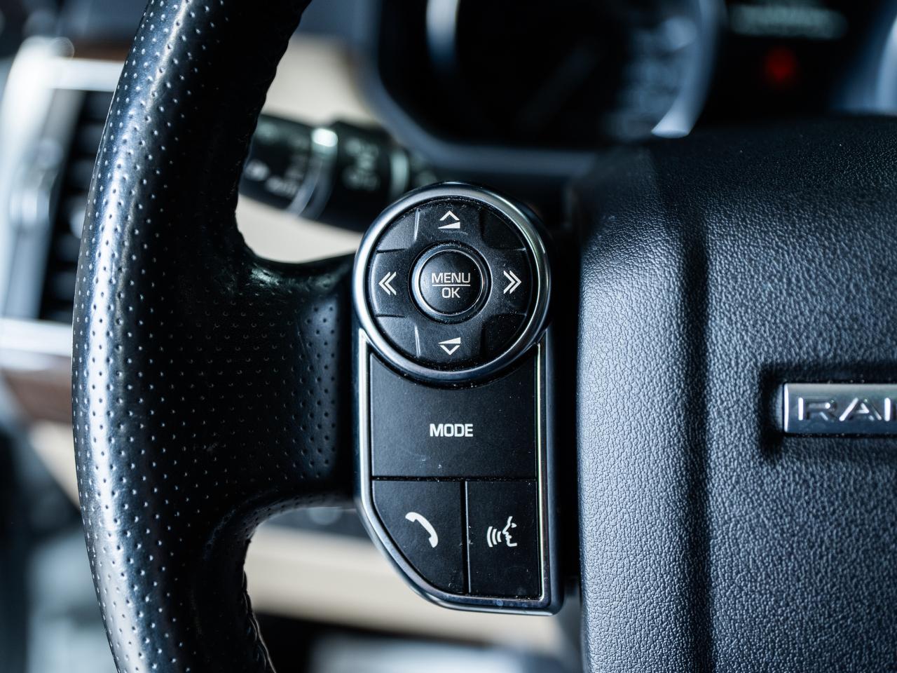 2014 Land Rover Range Rover Sport HSE/7 PASSENGER/PANO/NAV/CAM/VENT SEAT Photo