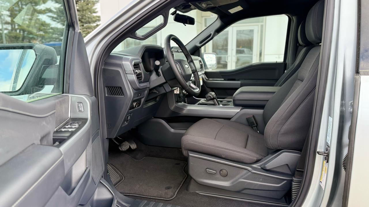 2025 Ford F-150 XLT Photo4