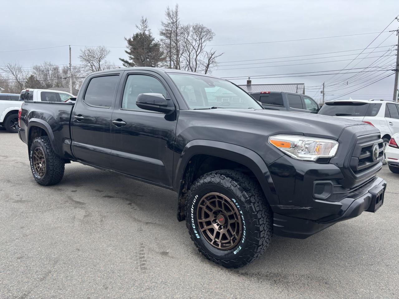 Used 2020 Toyota Tacoma SR5 / DOUBLE CAB / SUPER LONG BED/ V6 / 4WD / APPLE CARPLAY & ANDROID AUTO / TONNEAU COVER for sale in Truro, NS