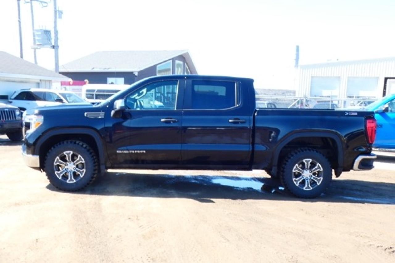 2022 GMC Sierra 1500 X31 4WD Crew Cab 147" w/Power cloth seats, BUC - Photo #1