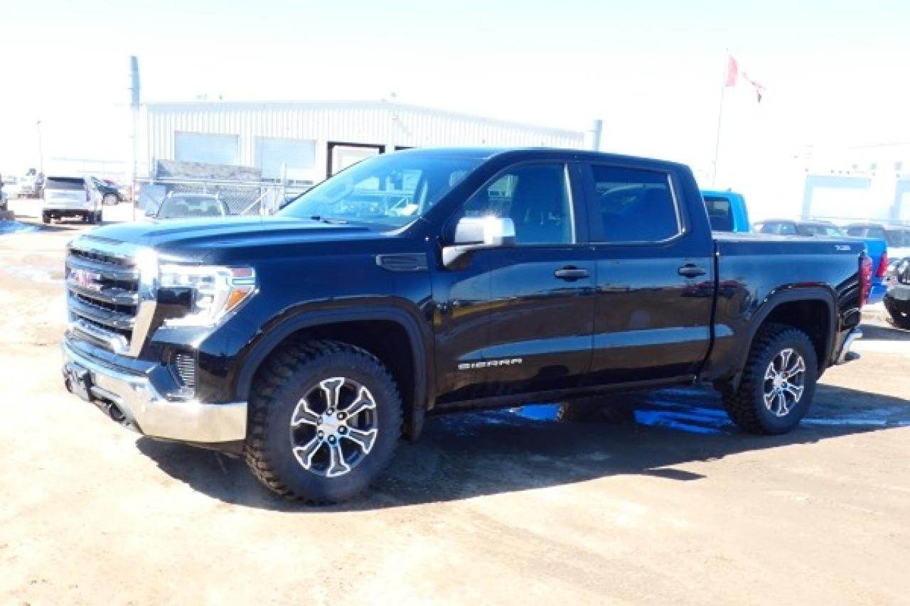 2022 GMC Sierra 1500 X31 4WD Crew Cab 147" w/Power cloth seats, BUC - Photo #2