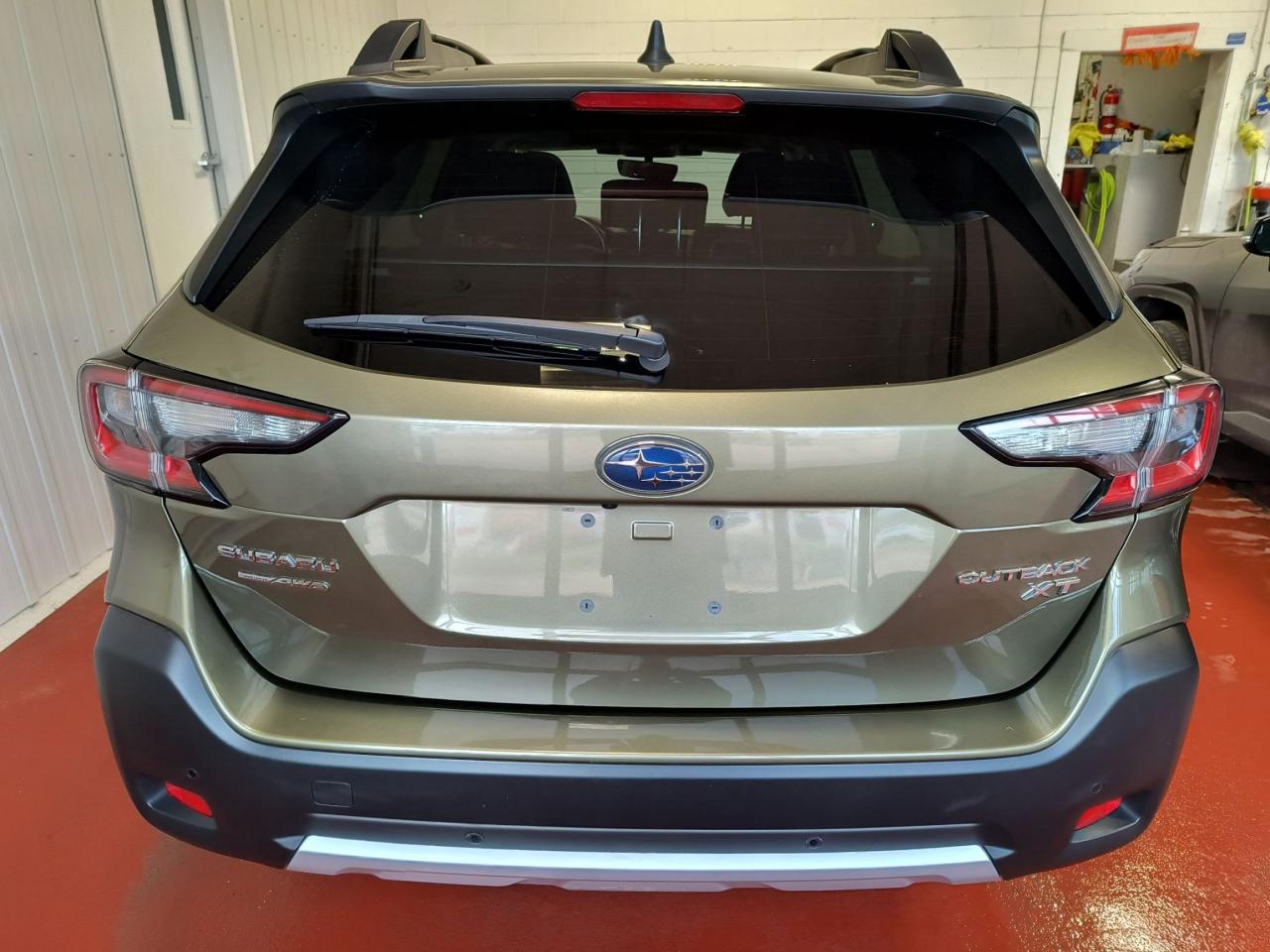 2023 Subaru Outback Limited XT AWD Photo4