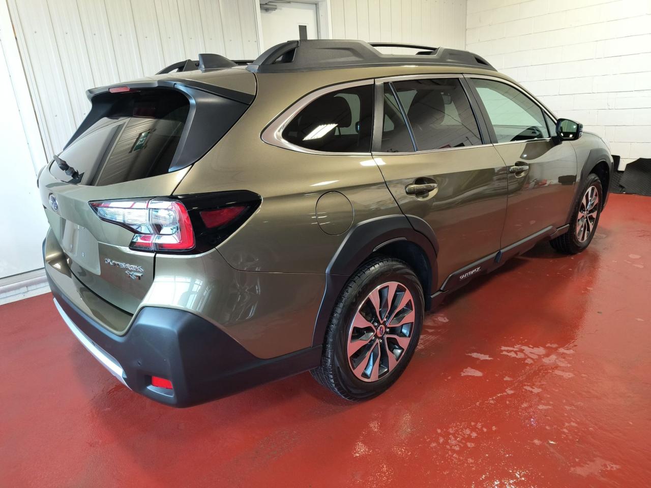 2023 Subaru Outback Limited XT AWD Photo1