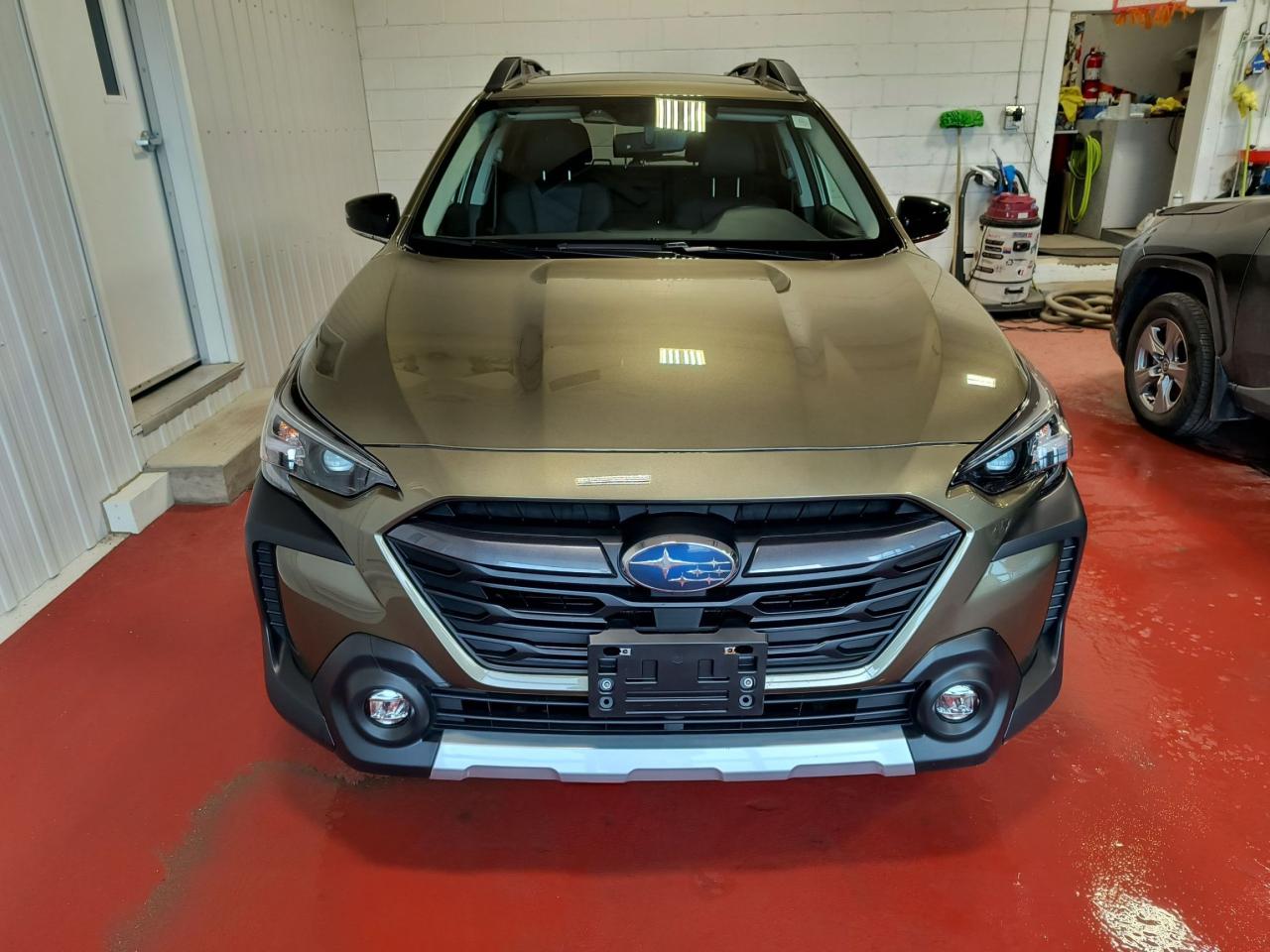2023 Subaru Outback Limited XT AWD Photo2
