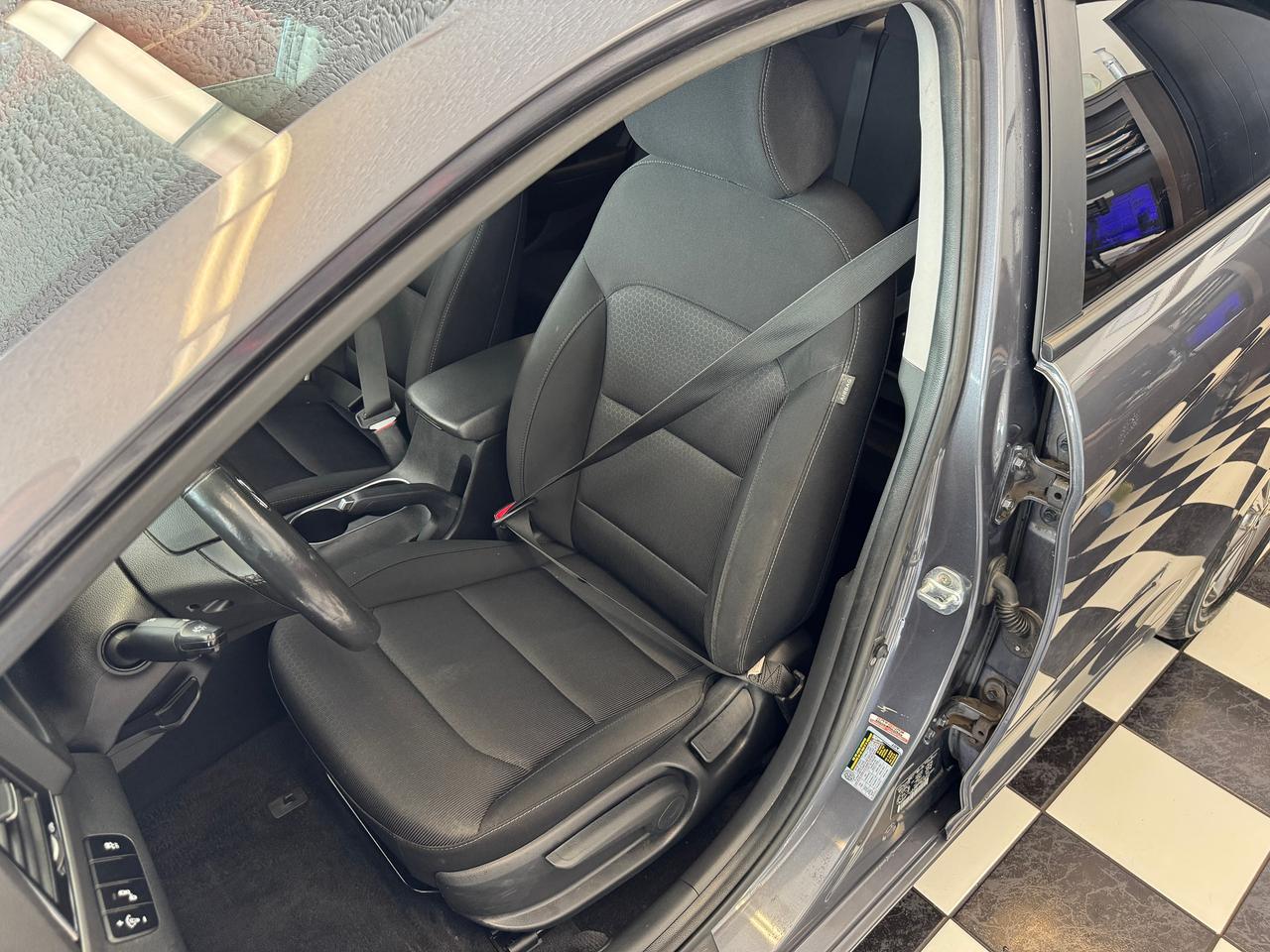 2018 Hyundai Elantra GL+New Tire+Brakes+Camera+ApplePlay+CLEAN CARFAX Photo