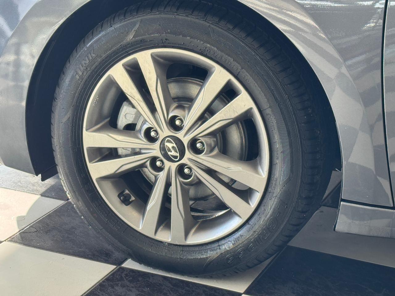 2018 Hyundai Elantra GL+New Tire+Brakes+Camera+ApplePlay+CLEAN CARFAX Photo