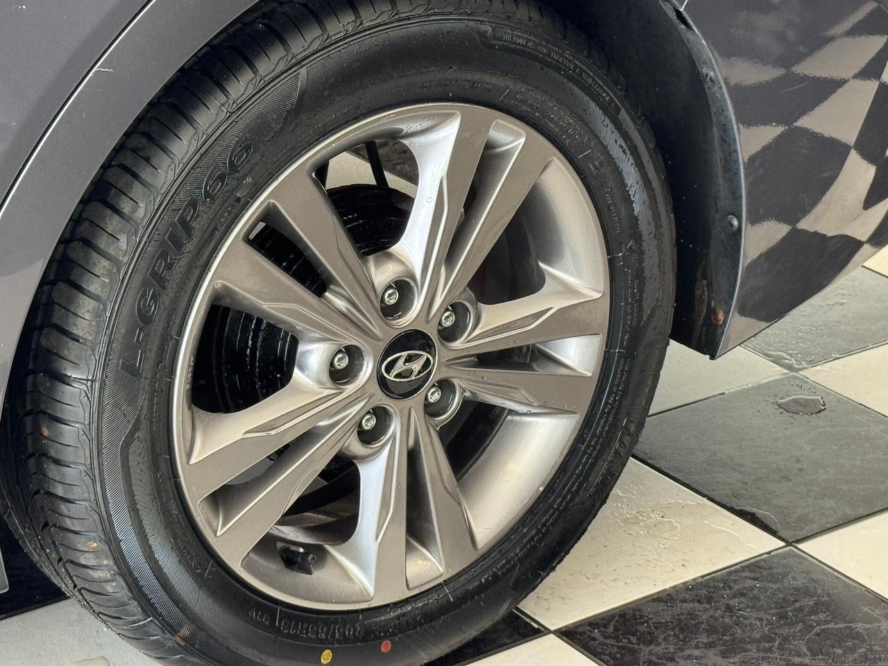 2018 Hyundai Elantra GL+New Tire+Brakes+Camera+ApplePlay+CLEAN CARFAX Photo