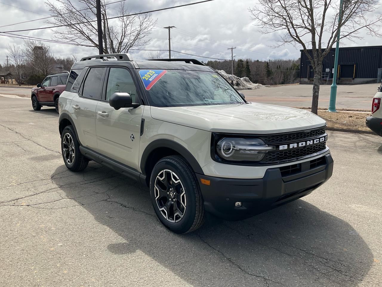 2025 Ford Bronco Sport Outer Banks Photo2