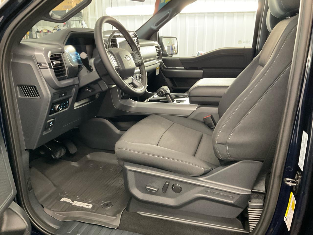 2025 Ford F-150 XLT Photo5