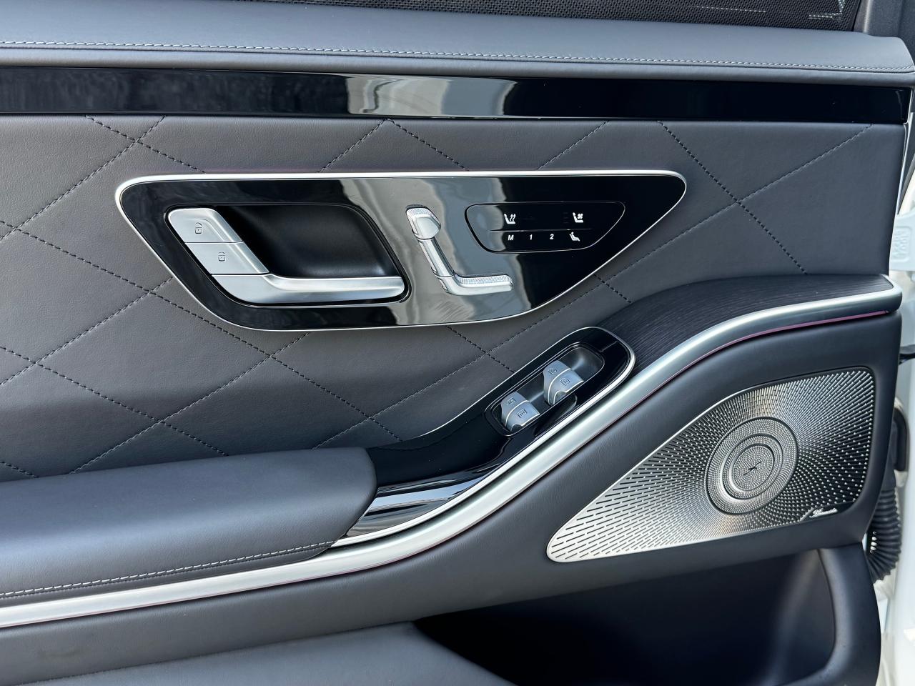 2023 Mercedes-Benz S-Class S 580 **REAR WHEEL STEERING**CLEAN CARFAX** - Photo #42
