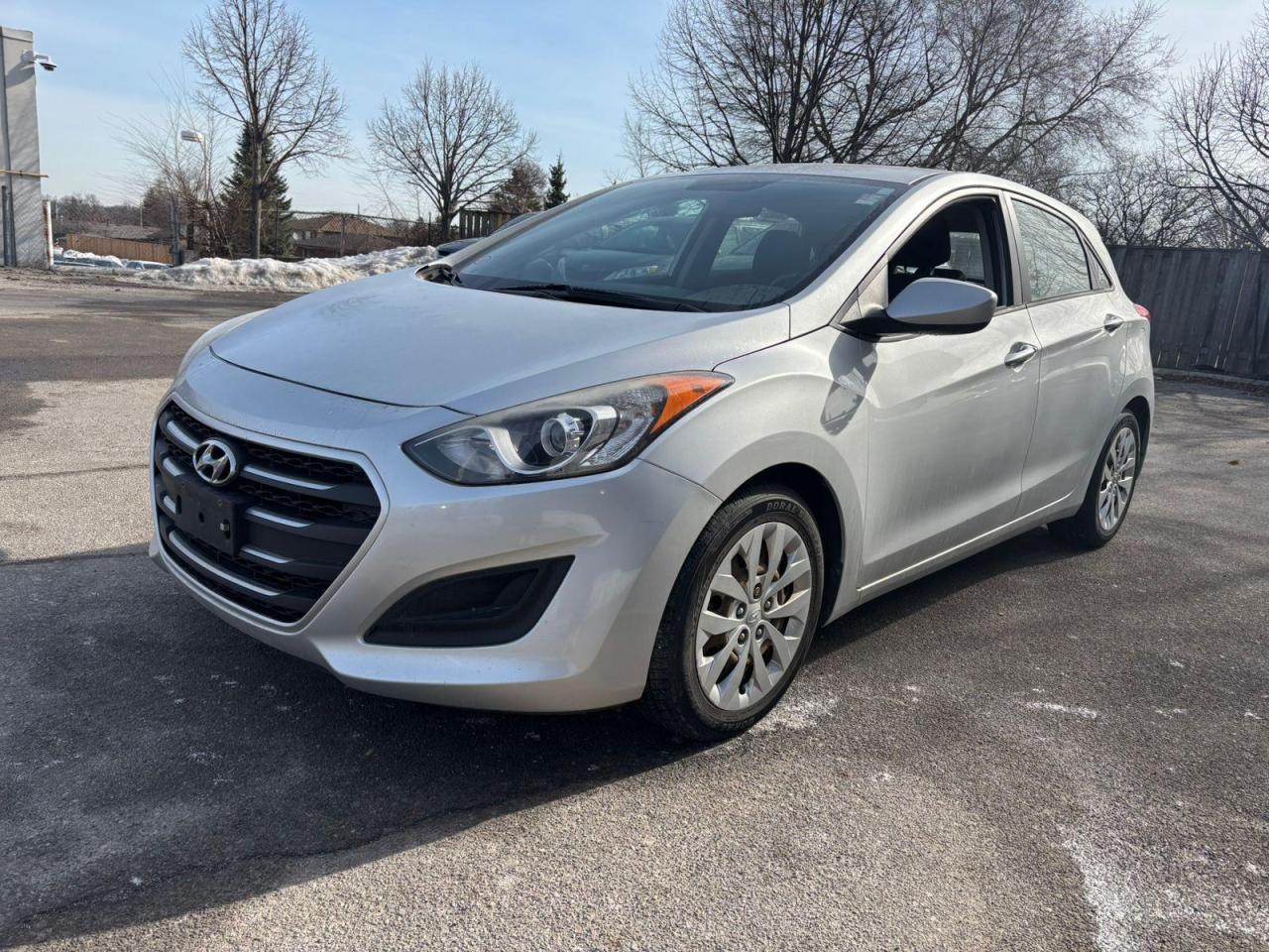 2016 Hyundai Elantra GT 5dr HB Man L Photo3