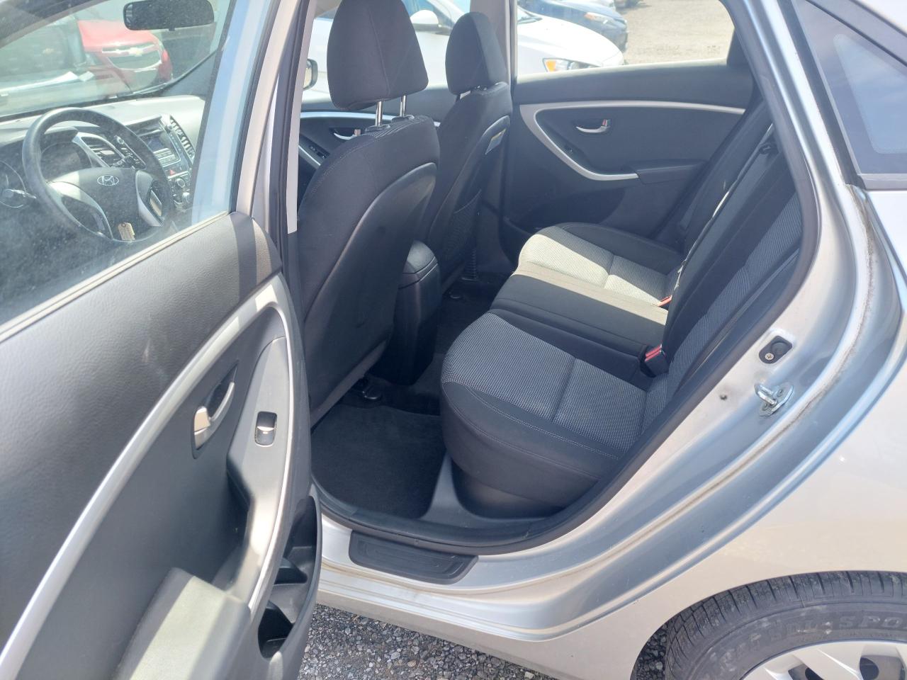 2016 Hyundai Elantra GT 5dr HB Man L - Photo #17