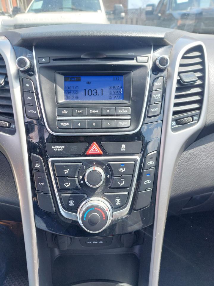 2016 Hyundai Elantra GT 5dr HB Man L - Photo #18