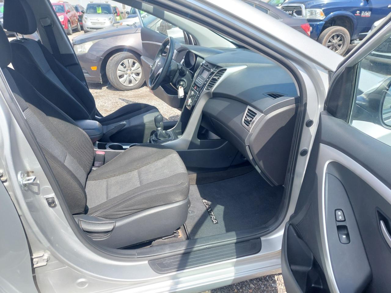 2016 Hyundai Elantra GT 5dr HB Man L - Photo #15