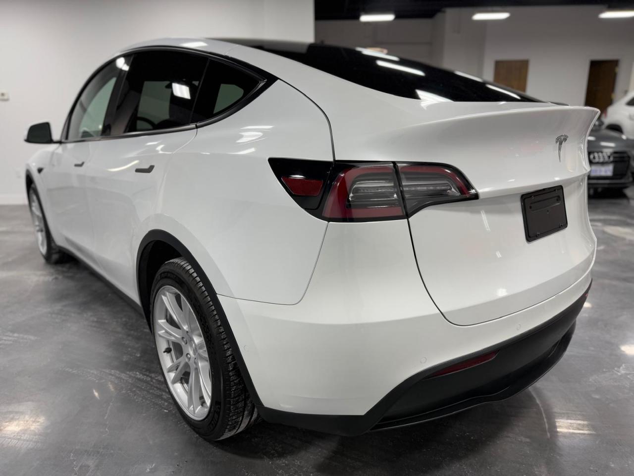 2020 Tesla Model Y AWD LOW KM LONGRANGE NO ACCIDENT!! WARRANTY!! Photo4