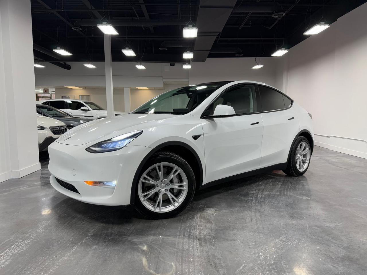 2020 Tesla Model Y AWD LOW KM LONGRANGE NO ACCIDENT!! WARRANTY!! Photo3