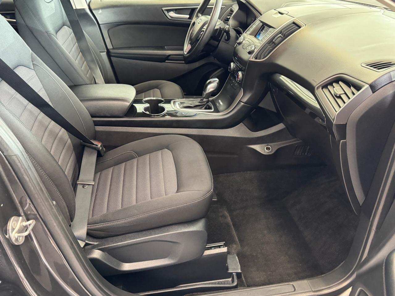 2017 Ford Edge SE+Camera+Bluetooth+A/C+ACCIDENT FREE - Photo #12