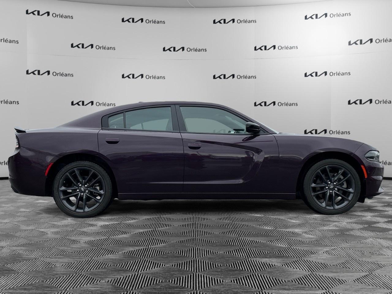 2022 Dodge Charger SXT AWD Photo4