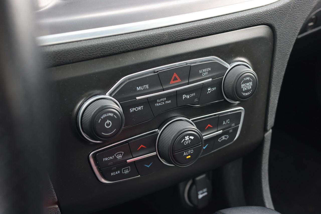 2022 Dodge Charger SXT AWD Photo