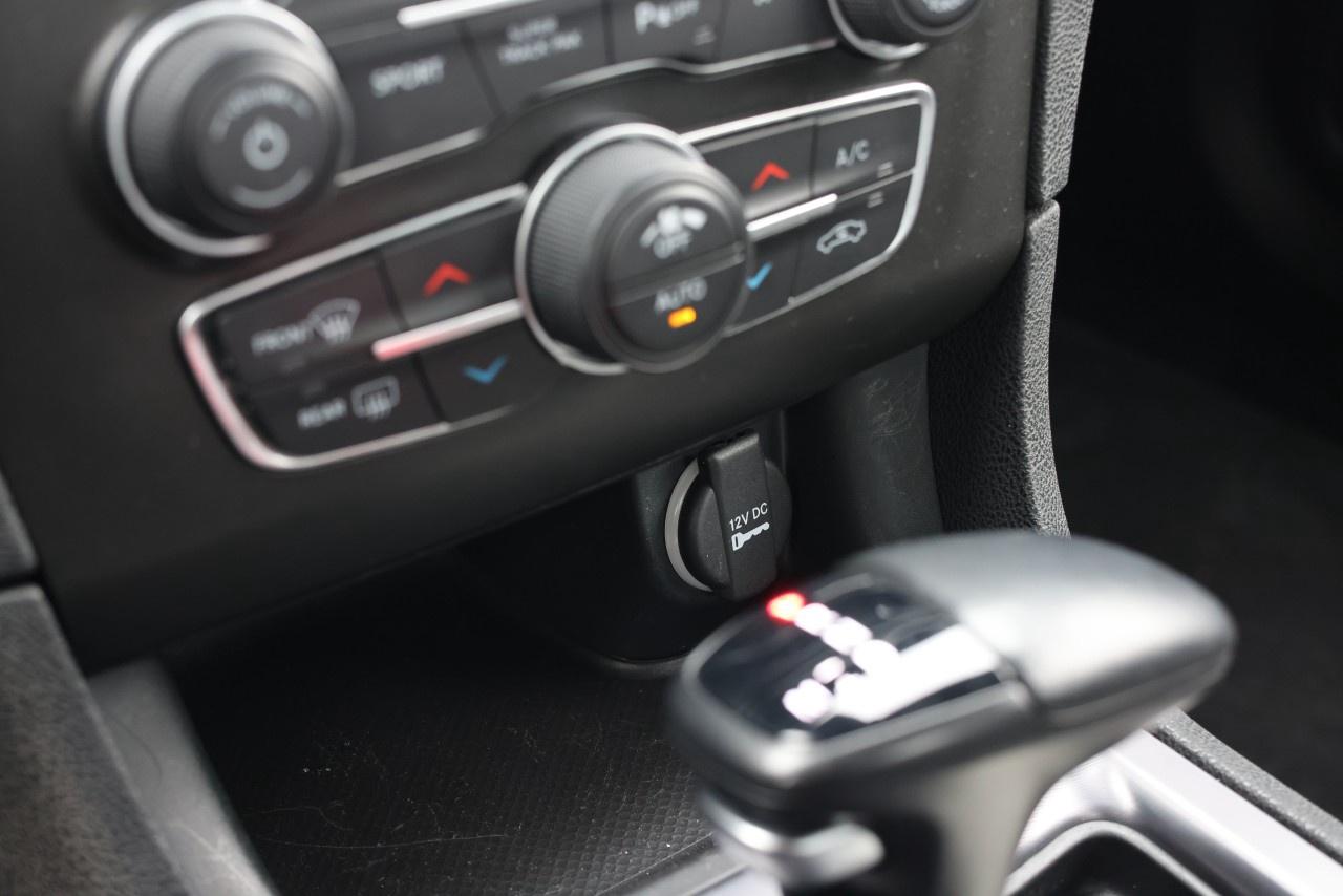 2022 Dodge Charger SXT AWD Photo