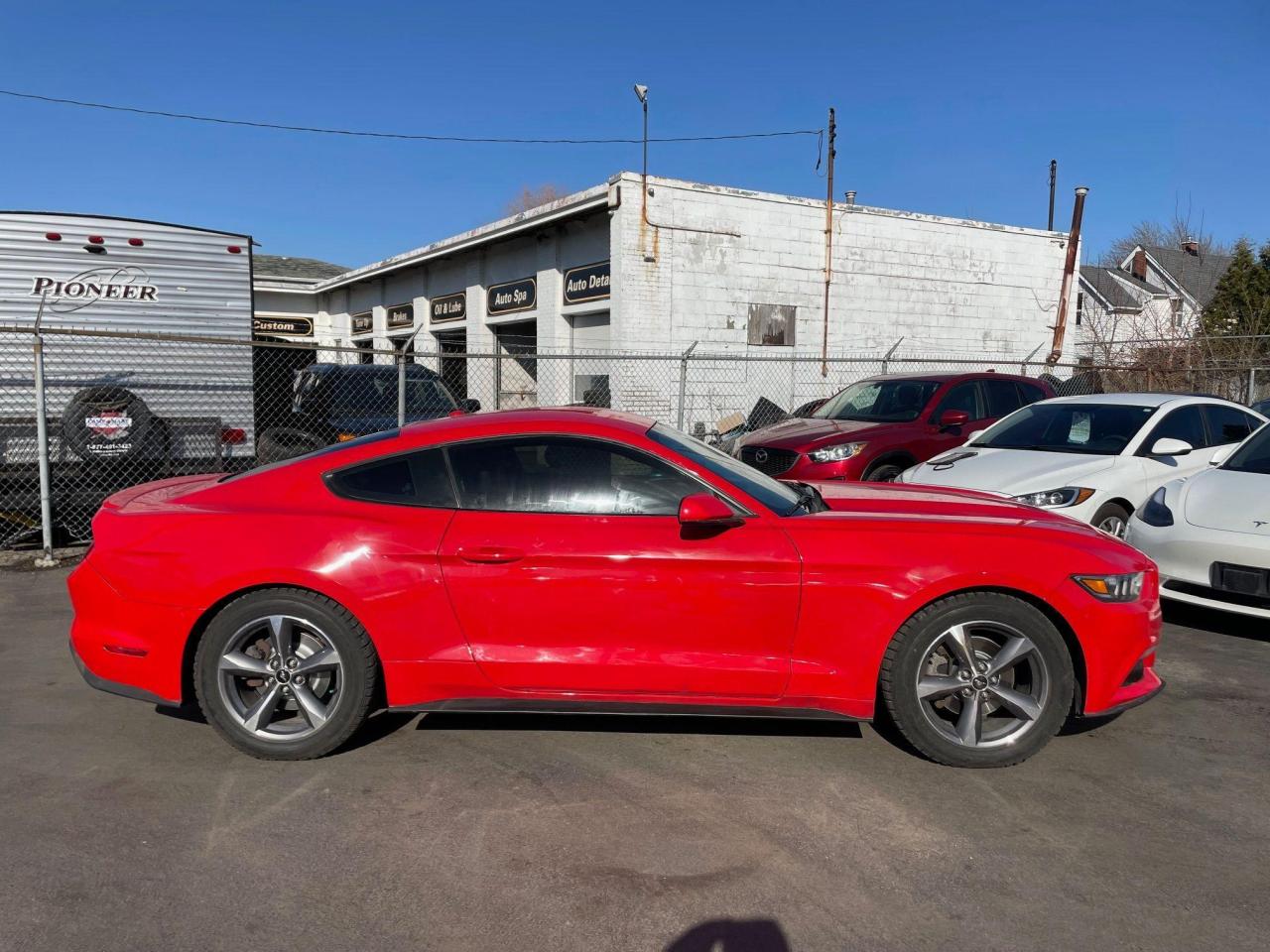 2016 Ford Mustang EcoBoost Premium *HEATED VENTILATED SEATS, NAV* - Photo #4