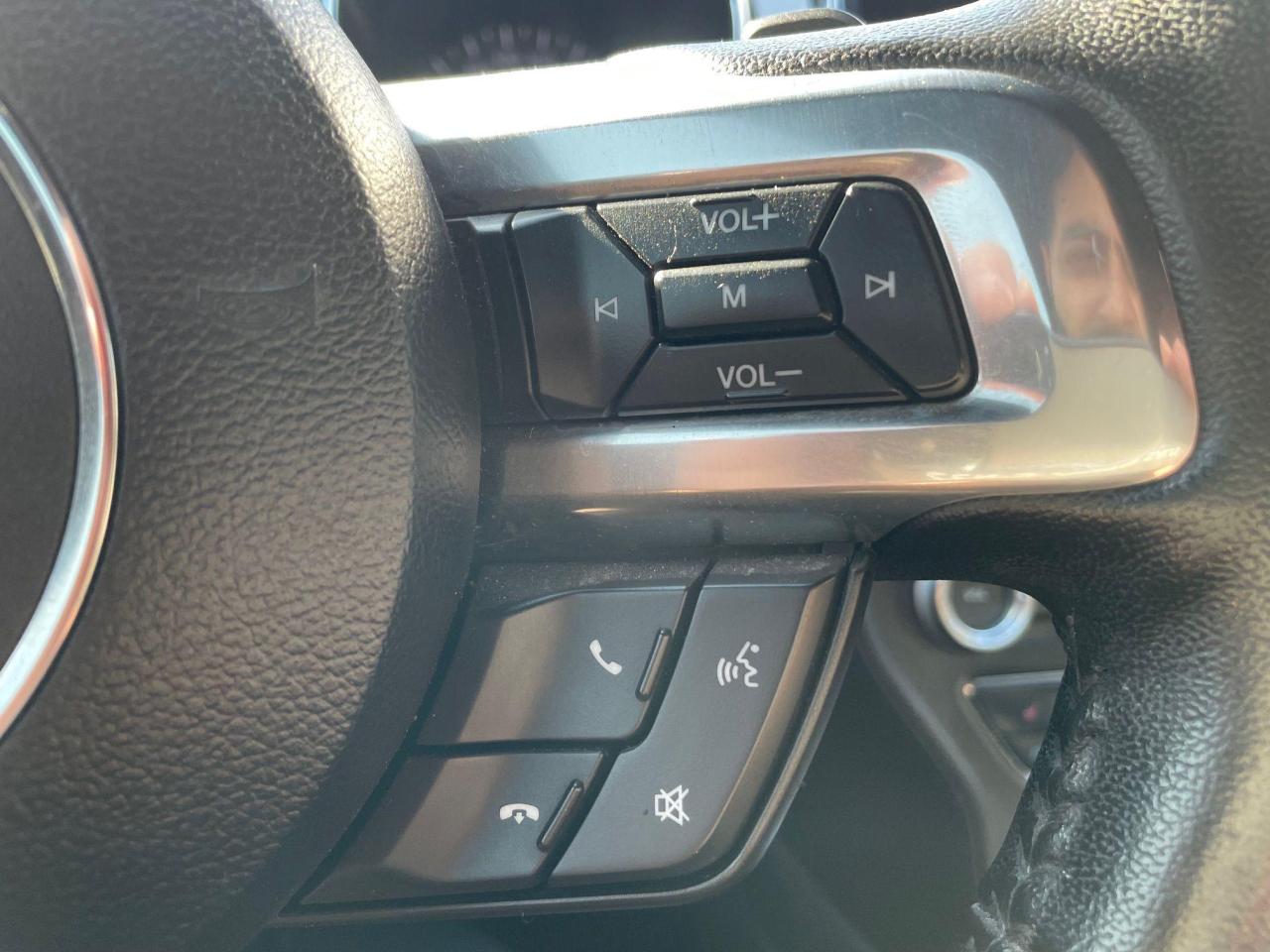2016 Ford Mustang EcoBoost Premium *HEATED VENTILATED SEATS, NAV* - Photo #15