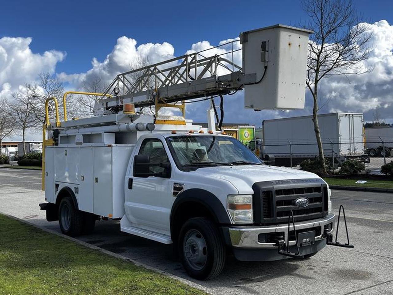 2008 Ford F-550 Service Truck With Bucket  2WD Diesel, 6.4L, 8 cylinder, 2 door, automatic, RWD, cruise control, air conditioning, AM/FM radio, white exterior, grey interior. Certification and Decal valid until July 2025. This item is currently OFFSITE. You must register an appointment with our office to schedule an offsite viewing. Appointments must be made a minimum of one business day in advance (and as defined by the days that Repo.com is open for business) before your appointment can be scheduled and confirmed. We may, at our own discretion, instead opt to transport smaller items to Repo.coms main yard for viewing purposes.  $39,820.00 plus $375 processing fee, $40,195.00 total payment obligation before taxes.   Listing report, warranty, contract commitment cancellation fee, financing available on approved credit (some limitations and exceptions may apply). All above specifications and information is considered to be accurate but is not guaranteed and no opinion or advice is given as to whether this item should be purchased. We do not allow test drives due to theft, fraud, acts of vandalism and undetectable impaired driving. Instead we provide the following benefits: Complimentary Warranty (with options to extend), Limited Money Back Satisfaction Guarantee on Fully Completed Contracts, Contract Commitment Cancellation, and an Open-Ended Sell-Back Option. Ask seller for details or call 604-522-REPO(7376) to confirm listing availability.