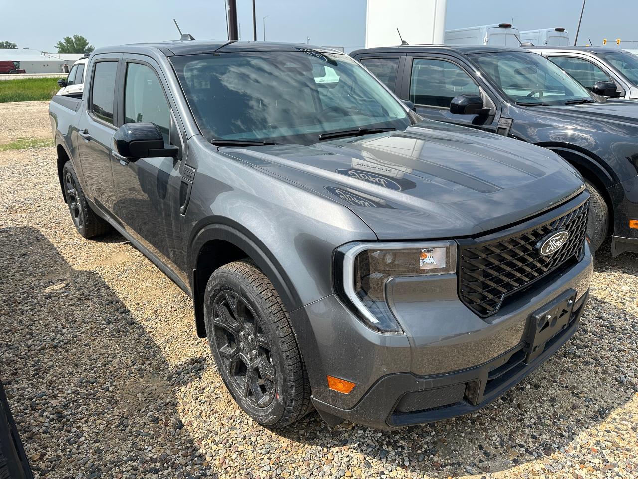 2025 Ford Maverick LARIAT AWD SuperCrew 501A Photo2
