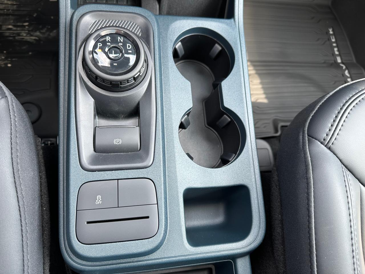 2025 Ford Maverick LARIAT AWD SuperCrew 501A Photo5