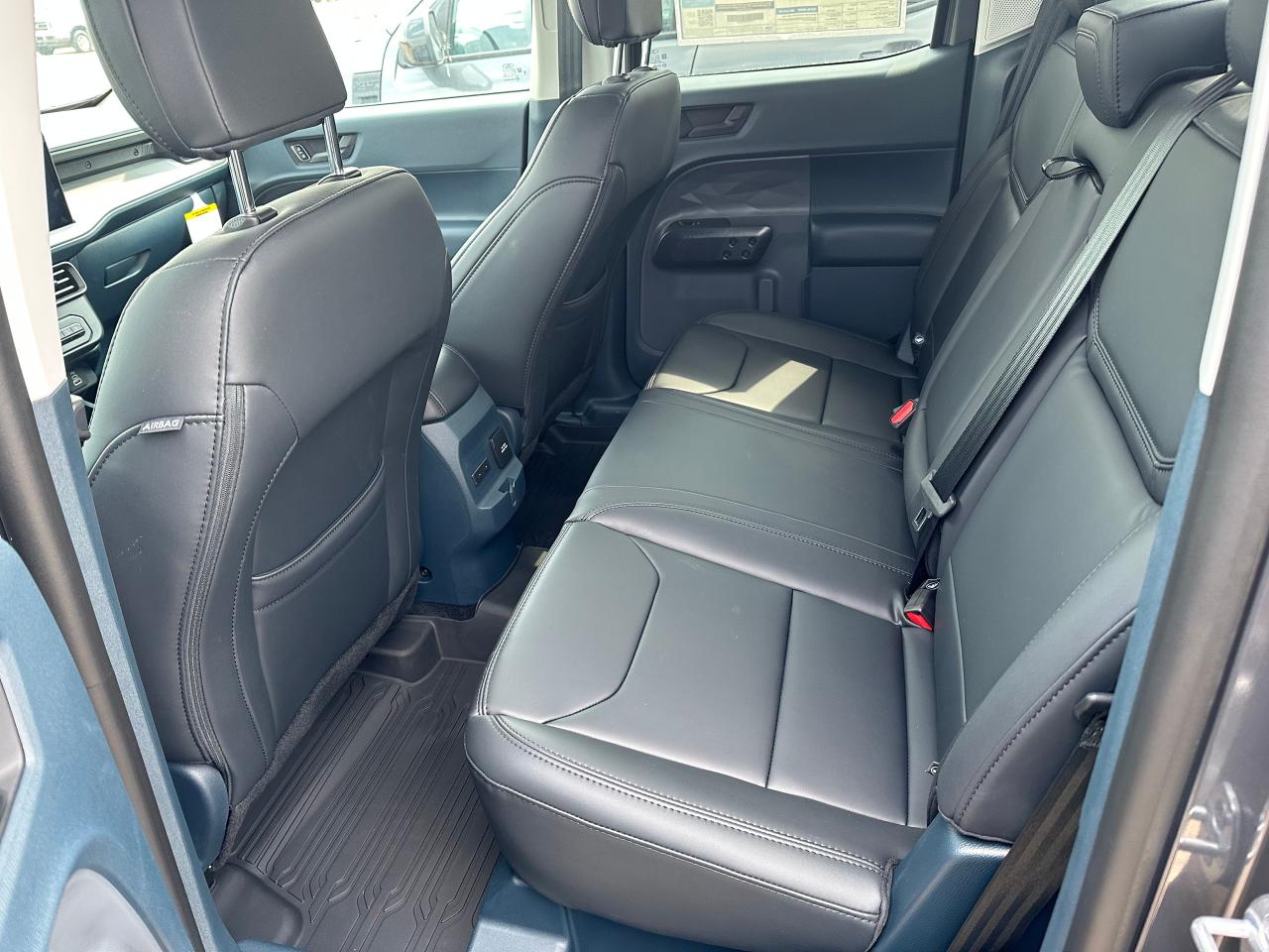 2025 Ford Maverick LARIAT AWD SuperCrew 501A Photo5