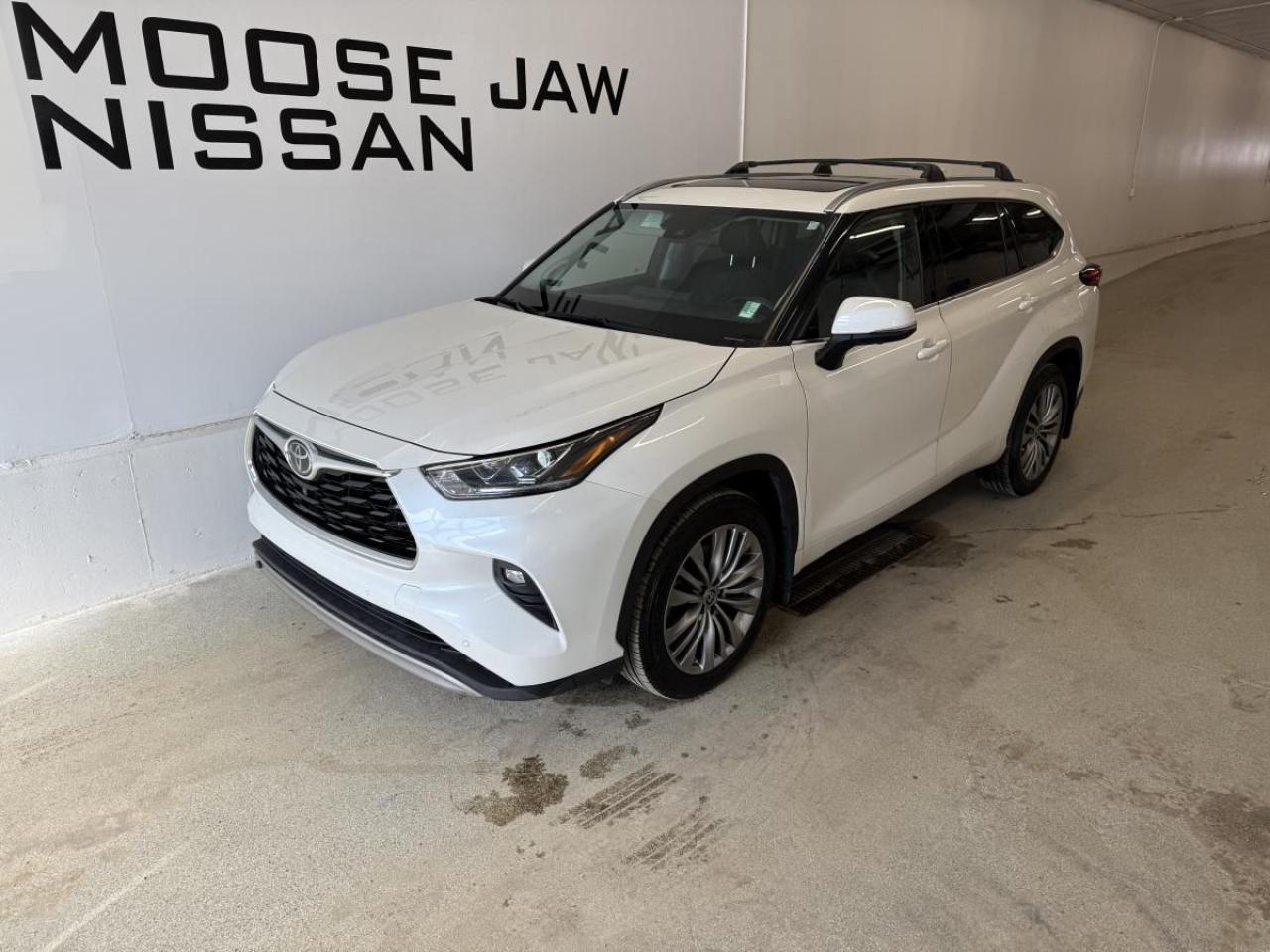 Used 2020 Toyota Highlander LIMITED for sale in Moose Jaw, SK