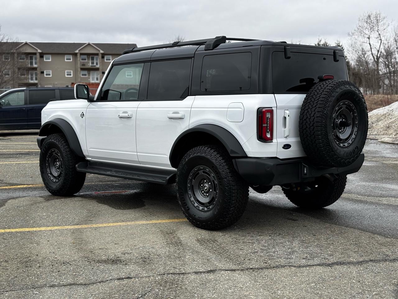 2025 Ford Bronco Outer Banks® Photo5