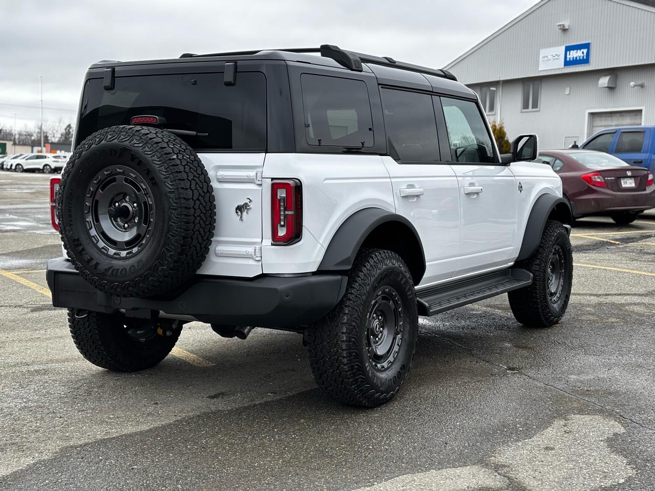 2025 Ford Bronco Outer Banks® Photo5