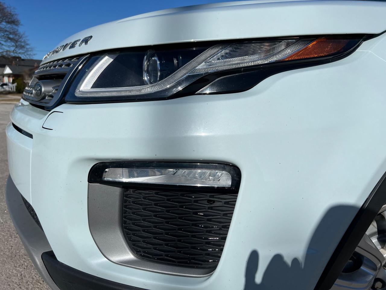 2017 Land Rover Evoque SE - Photo #6