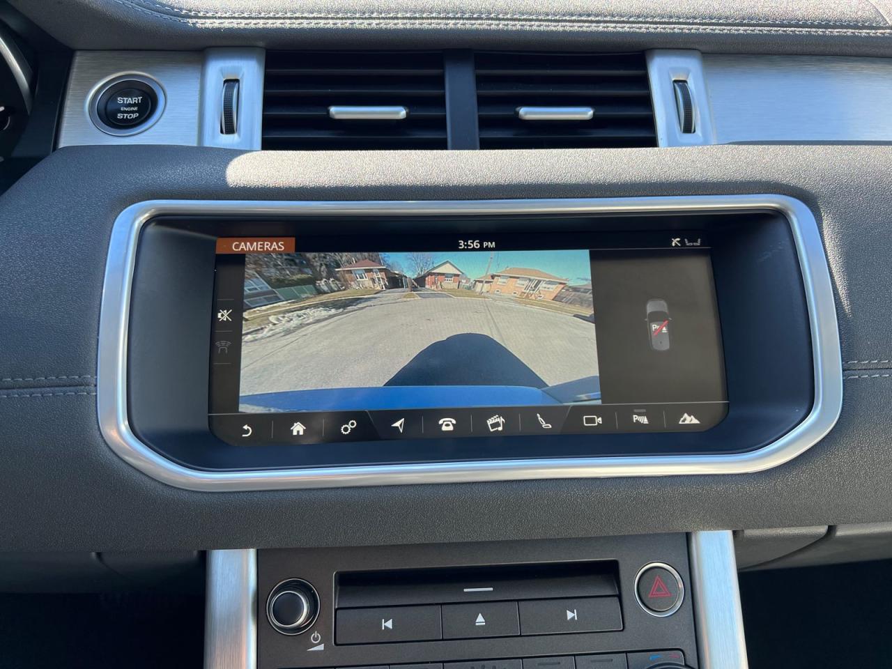 2017 Land Rover Evoque SE - Photo #15