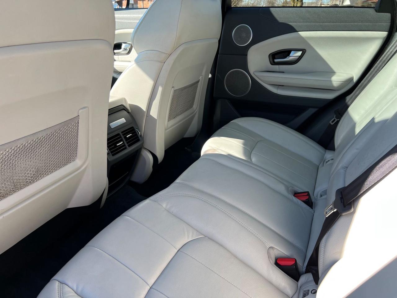2017 Land Rover Evoque SE - Photo #27