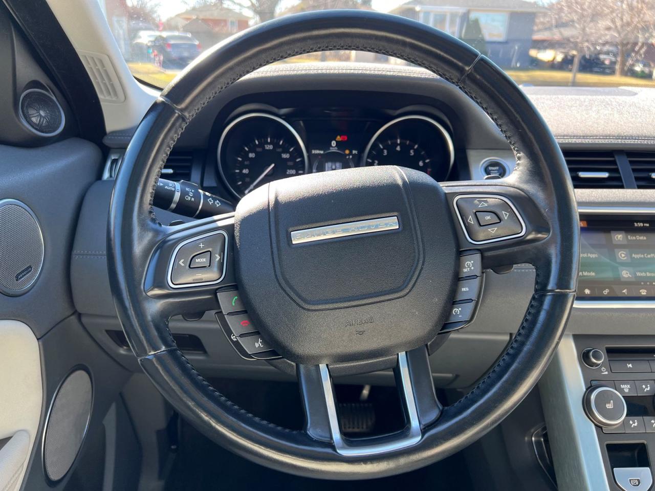 2017 Land Rover Evoque SE - Photo #30