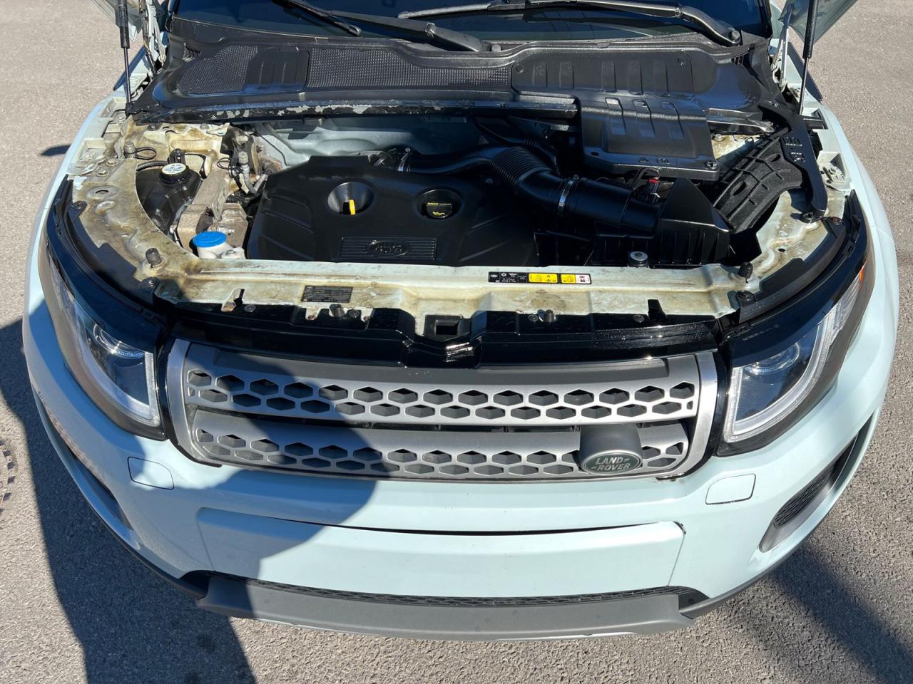 2017 Land Rover Evoque SE - Photo #34