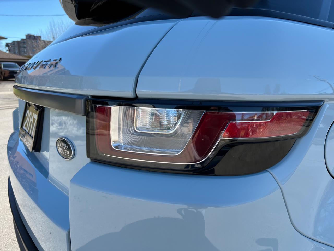 2017 Land Rover Evoque SE - Photo #7