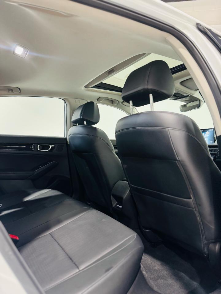 2022 Honda Civic Touring Sedan CVT - Photo #24