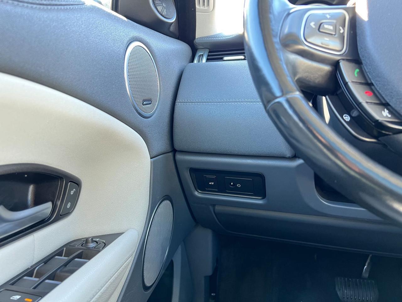 2017 Land Rover Evoque SE - Photo #22