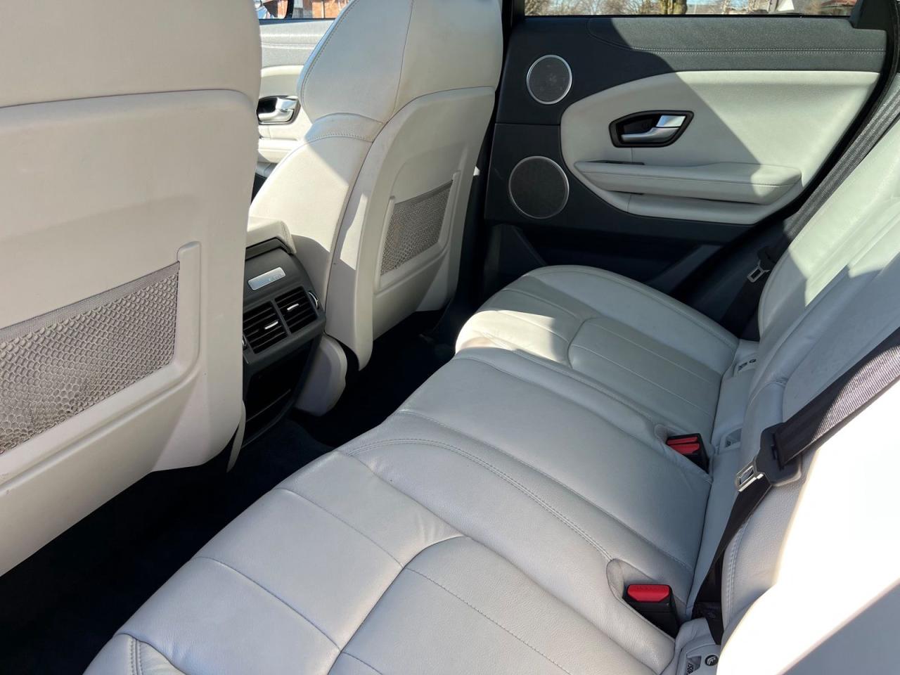 2017 Land Rover Evoque SE - Photo #27