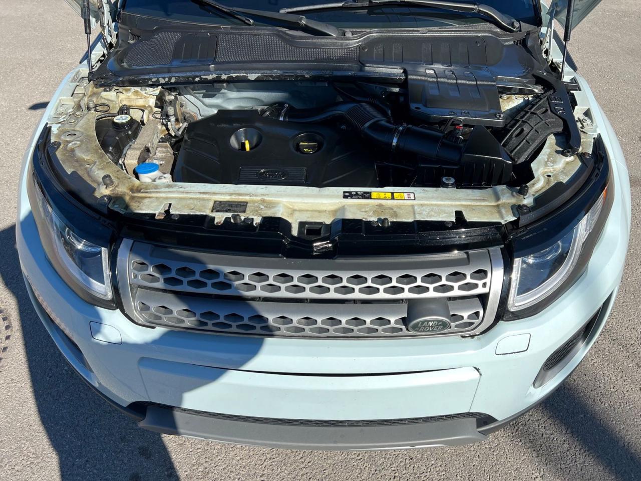 2017 Land Rover Evoque SE - Photo #34