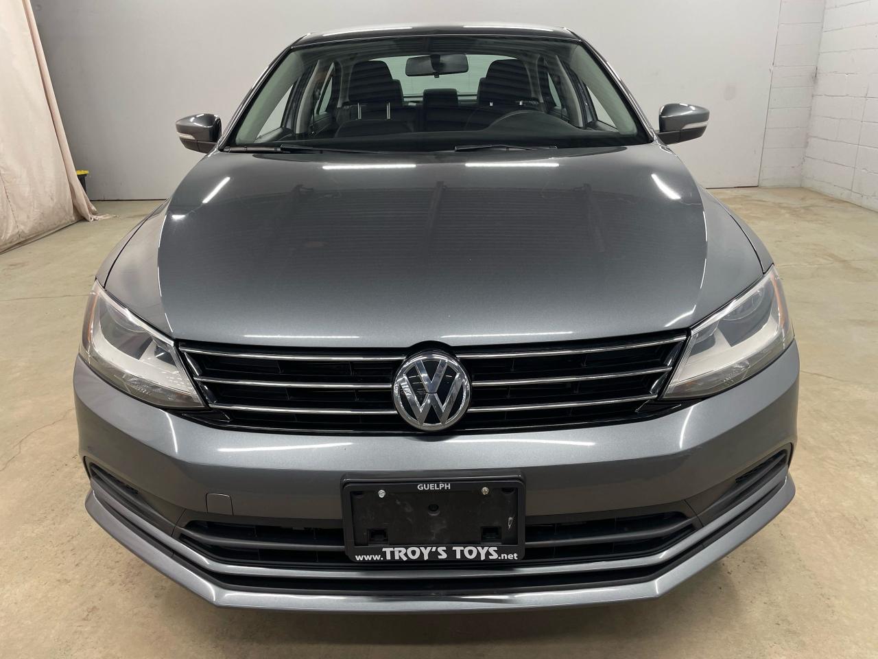 2016 Volkswagen Jetta Trendline Photo2