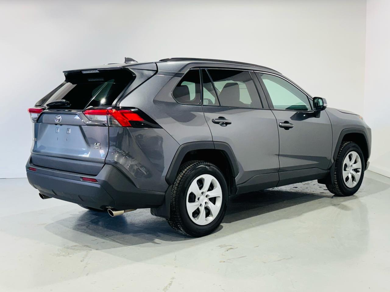 2021 Toyota RAV4 LE - Photo #5